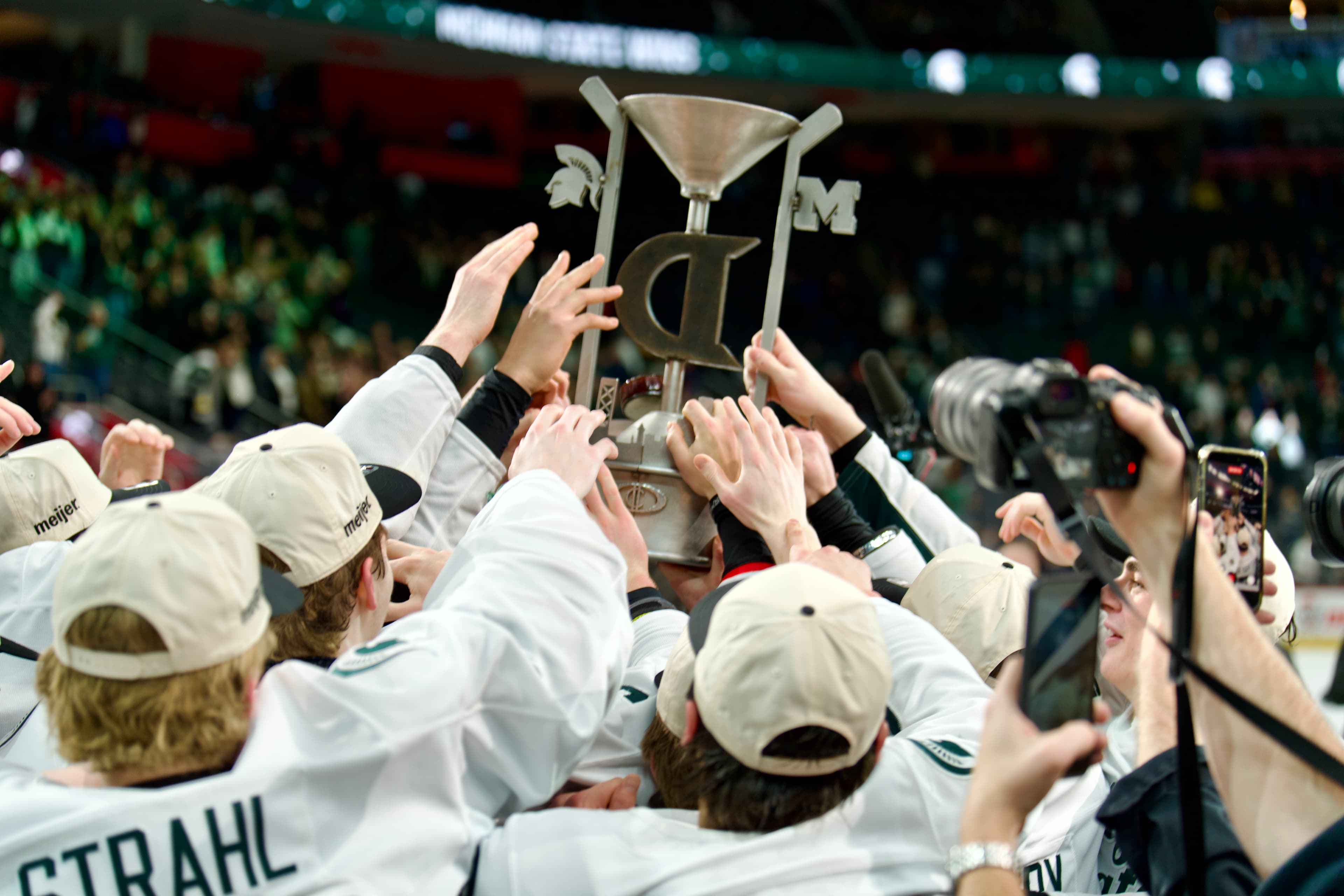 Driver's Seat: MSU Hockey top of the Big Ten standings