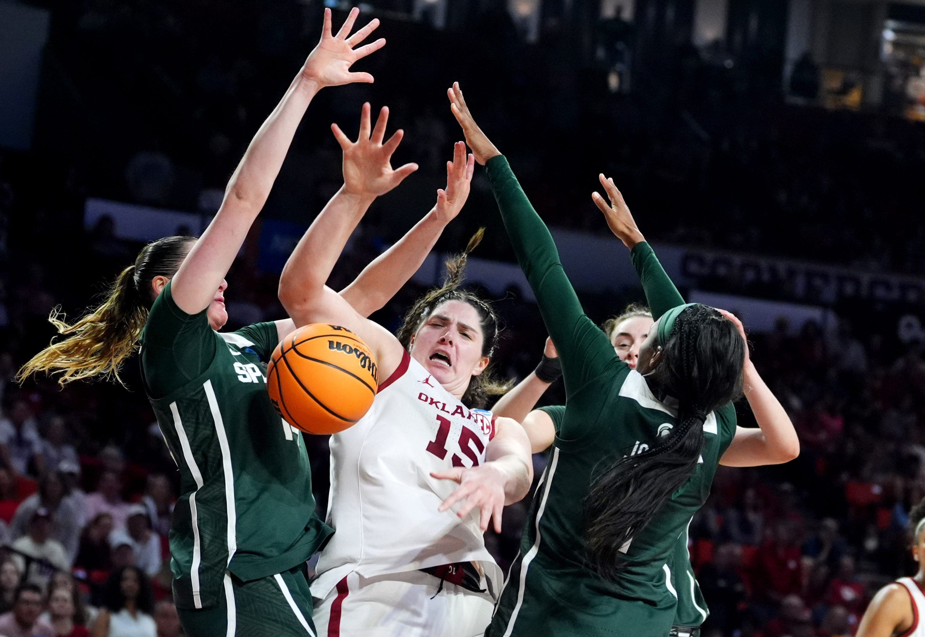No. 5 seed Michigan State loses to No. 4 seed Oklahoma in Norman, 77-71
