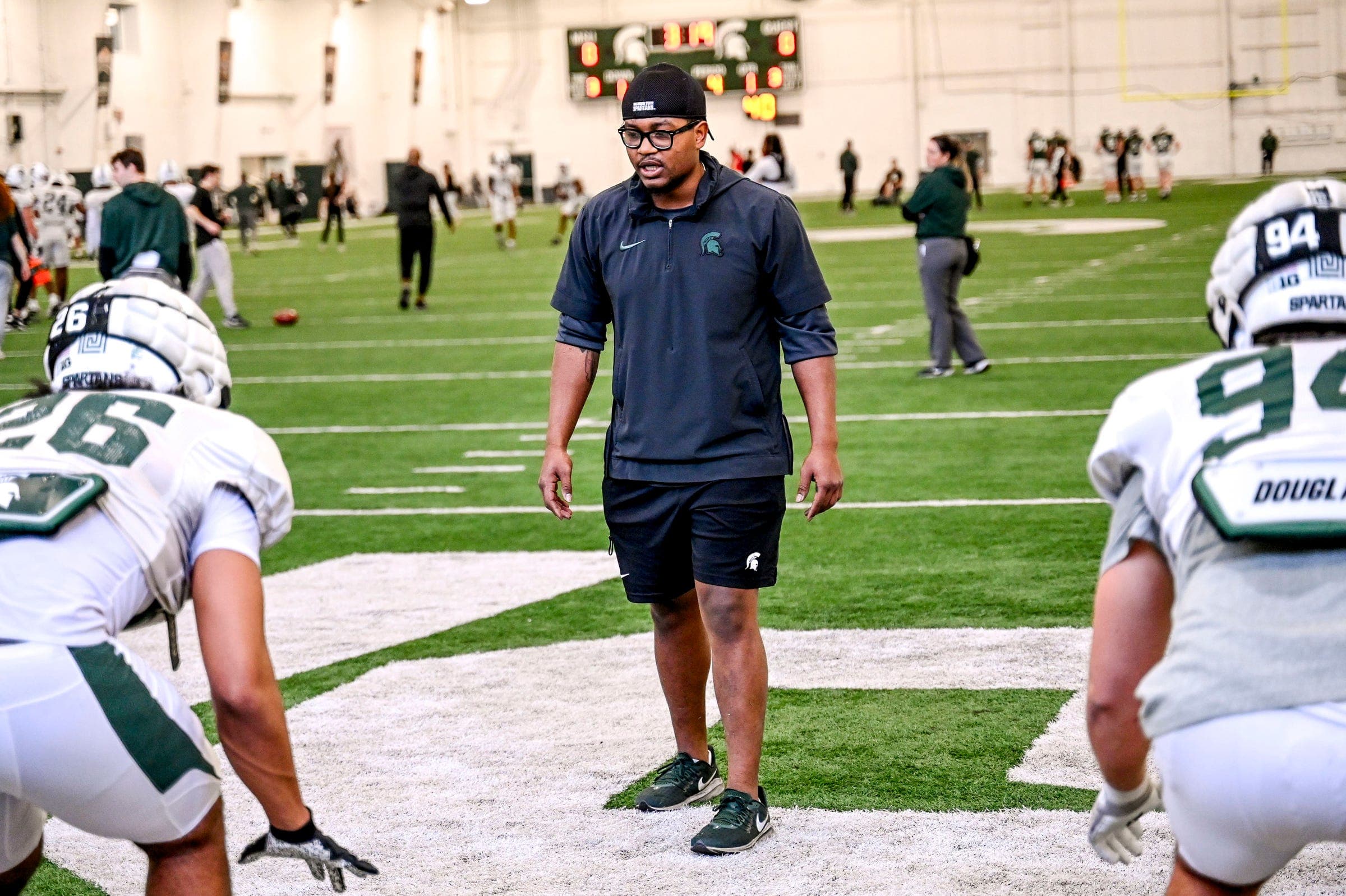 Michigan State assistant DL coach Antjuan Simmons expected to be hired by Saginaw Valley State as LBs coach article image about Pat Fitzgerald